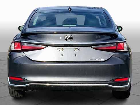 Used 2023 Lexus ES 300h w/ Premium Package image 5