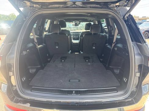 Used 2023 Jeep Grand Cherokee L Laredo AWD/4WD image 18
