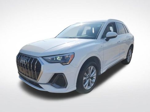 Used 2022 Audi Q3 2.0T Premium w/ Convenience Package AWD/4WD image 3
