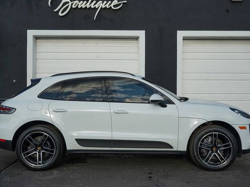 Used 2021 Porsche Macan AWD/4WD image 2