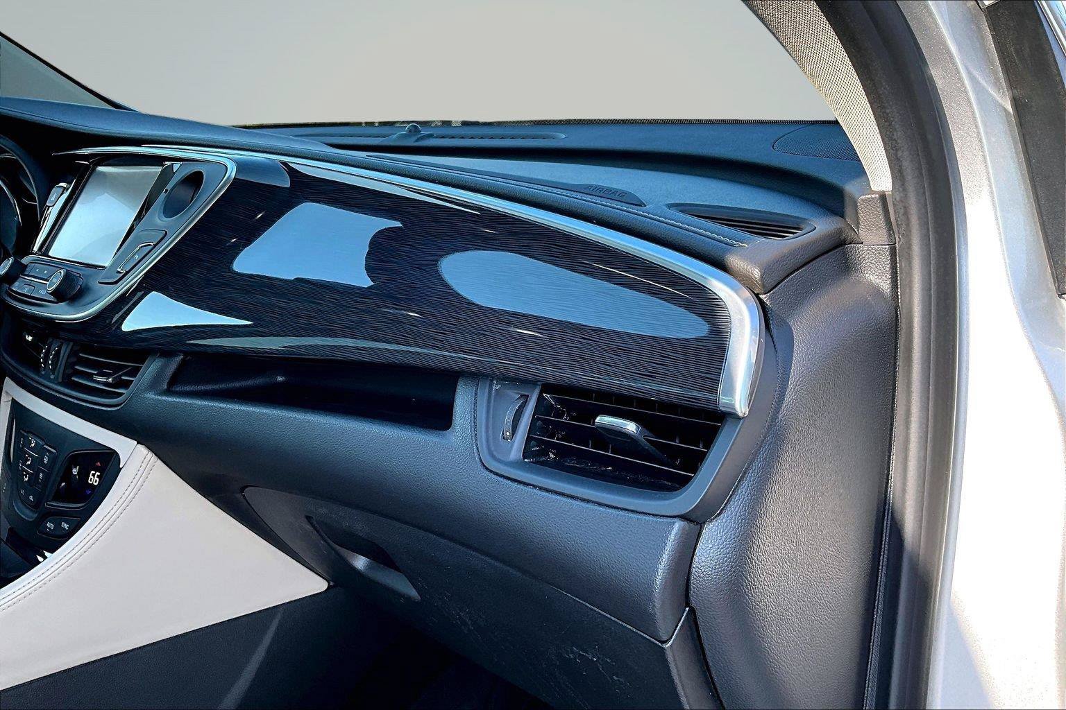 Used 2018 Buick Envision Preferred FWD image 17