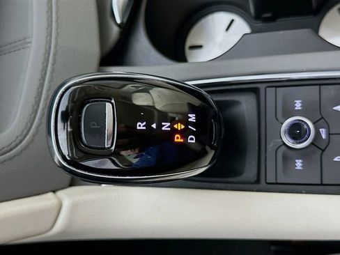 Used 2024 Cadillac XT5 Premium Luxury FWD image 17