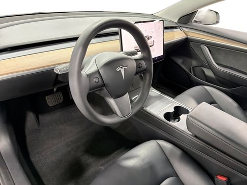 Certified 2023 Tesla Model 3 Standard Range RWD image 9