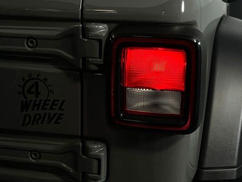 Used 2023 Jeep Wrangler Unlimited image 14