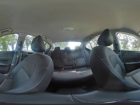Used 2025 Nissan Altima 2.5 SV FWD image 42