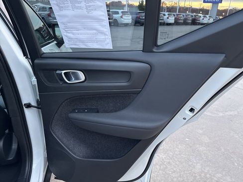 Certified 2025 Volvo XC40 B5 Plus image 44