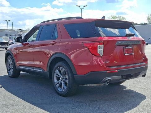 Used 2023 Ford Explorer XLT w/ Equipment Group 202A image 7