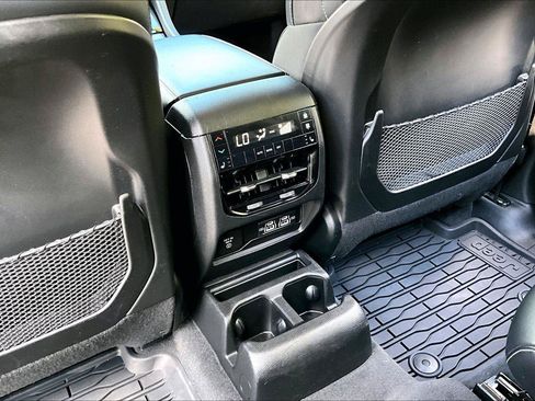 Certified 2021 Jeep Grand Cherokee L Limited AWD/4WD image 34