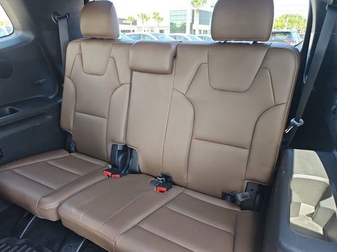 Certified 2022 Kia Telluride SX w/ SX Prestige Package AWD/4WD image 13
