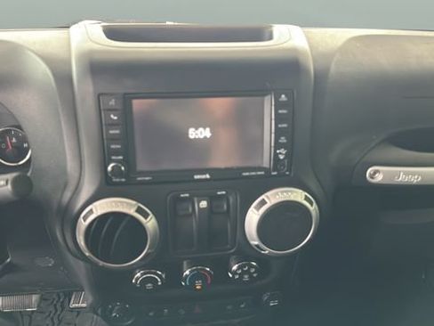 Used 2016 Jeep Wrangler Sahara w/ Dual Top Group AWD/4WD image 10