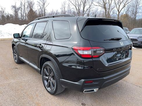 Certified 2023 Honda Pilot Sport image 8