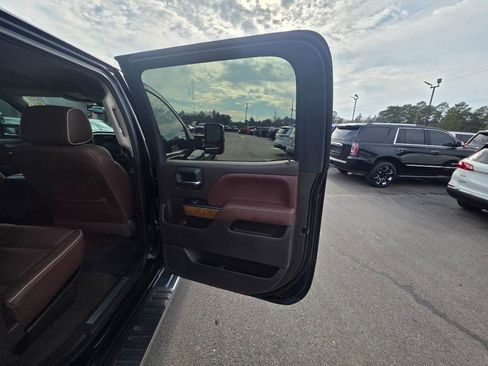 Used 2018 Chevrolet Silverado 1500 High Country image 14