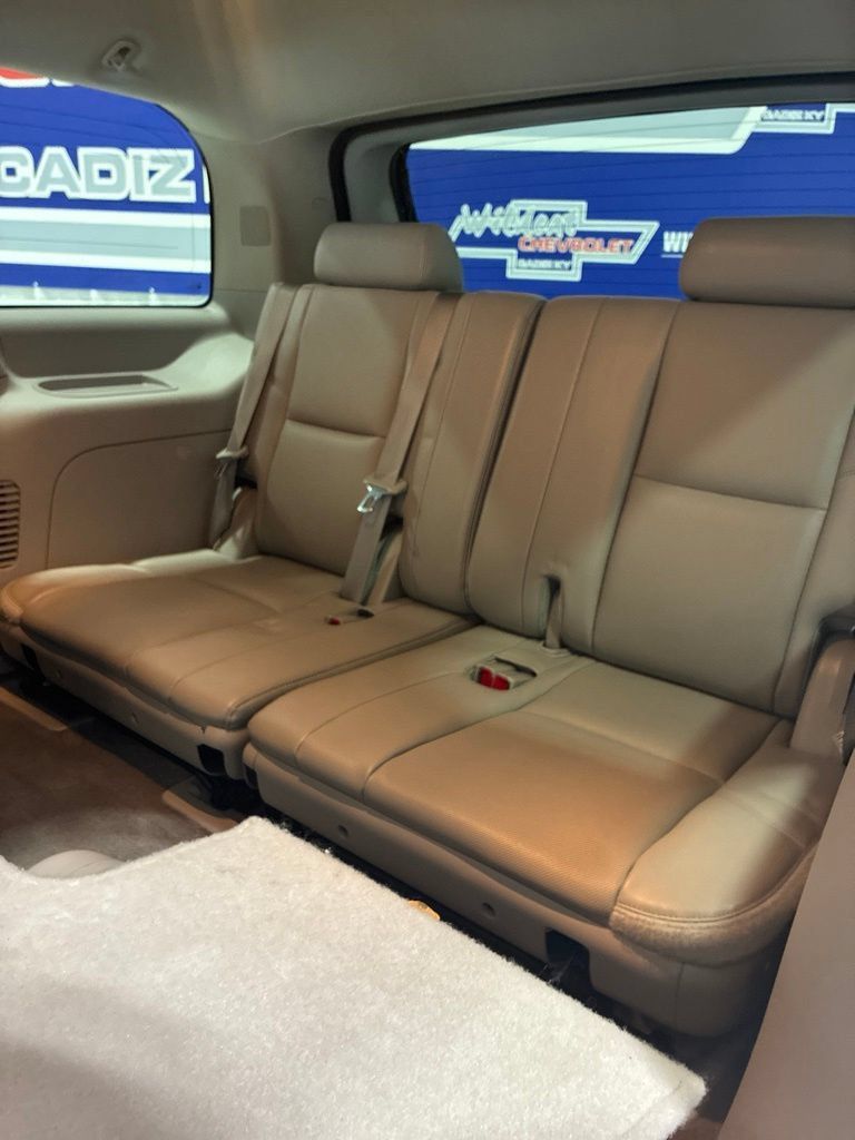 Used 2014 GMC Yukon SLT w/ SLT Chrome Package AWD/4WD image 26