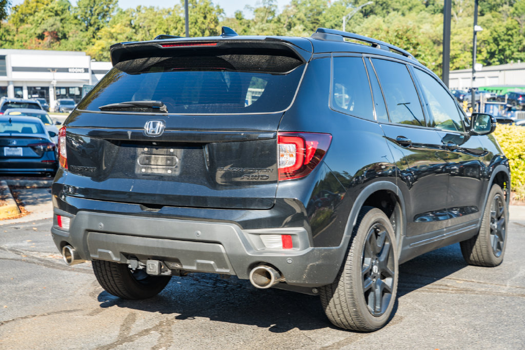 Used 2024 Honda Passport Black Edition image 4