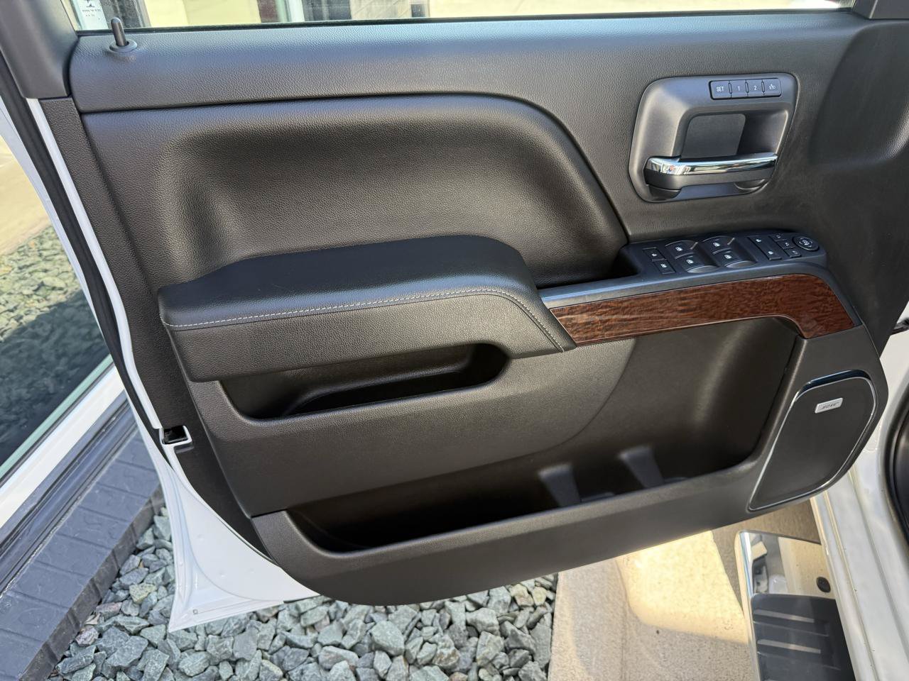 Used 2018 GMC Sierra 1500 SLT AWD/4WD image 15