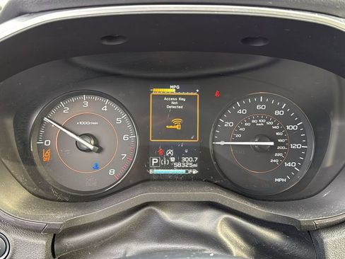 Certified 2021 Subaru Crosstrek 2.0i Premium w/ Moonroof Package image 17