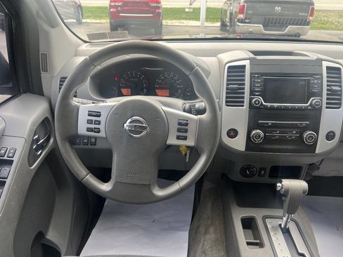 Used 2016 Nissan Frontier SV AWD/4WD image 17