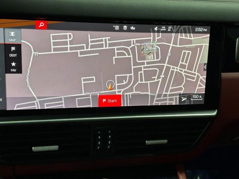 Used 2021 Porsche Cayenne S image 28