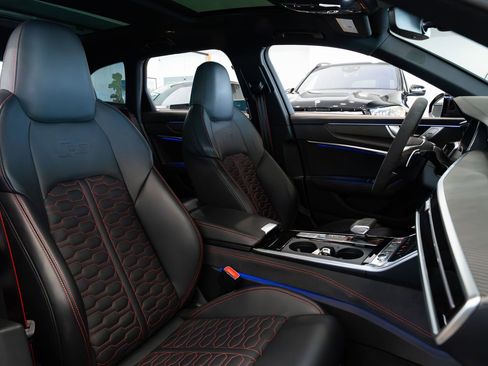 Used 2022 Audi RS 6 image 24