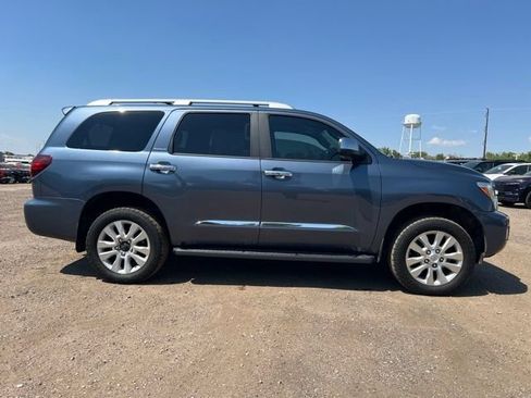 Used 2019 Toyota Sequoia Platinum AWD/4WD image 7