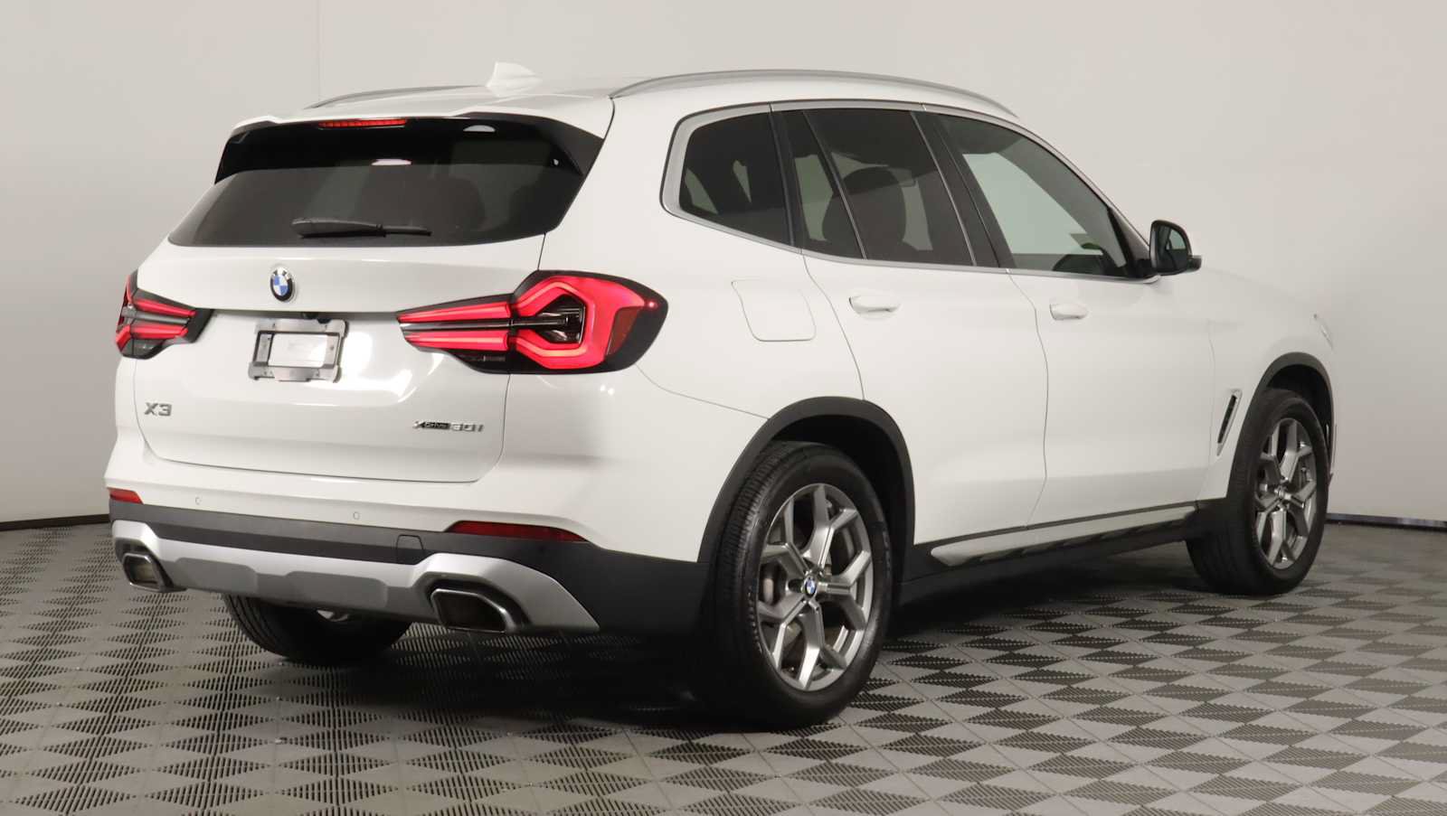 Used 2024 BMW X3 xDrive30i w/ Convenience Package AWD/4WD image 6