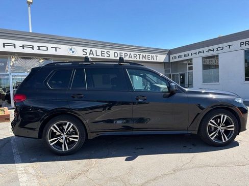 Used 2022 BMW X7 xDrive40i w/ M Sport Package AWD/4WD image 11