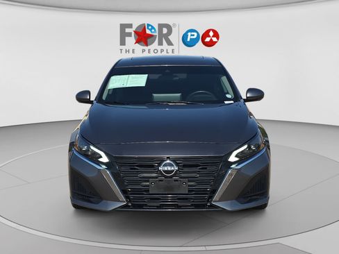 Used 2023 Nissan Altima 2.5 SL FWD image 8