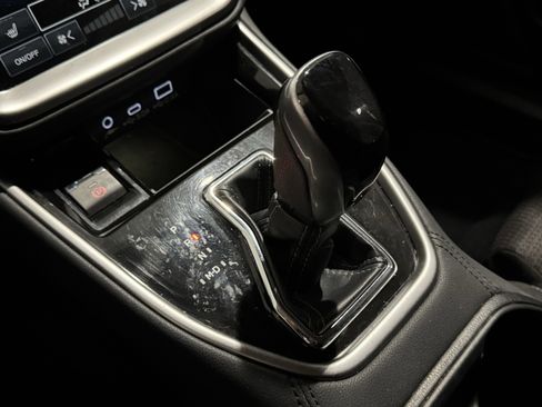 Used 2023 Subaru Outback Premium image 9