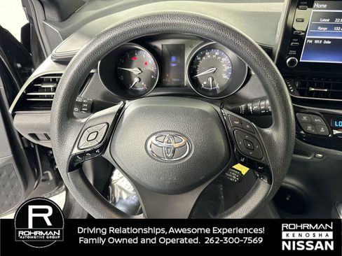 Used 2019 Toyota C-HR XLE image 11