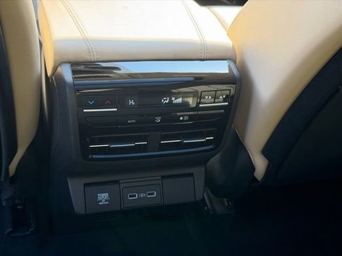 Used 2023 Acura MDX SH-AWD image 18