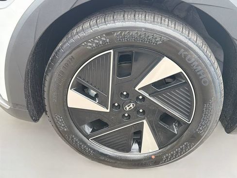 New 2026 Hyundai Ioniq 5 SE AWD/4WD image 32