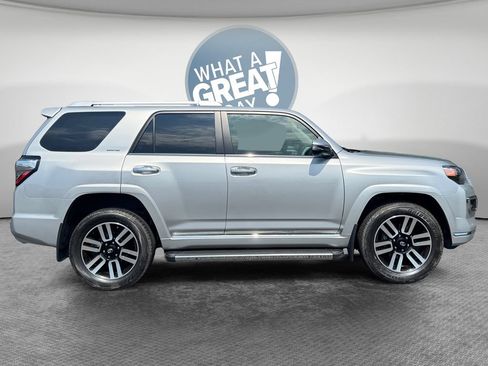 Used 2023 Toyota 4Runner Limited AWD/4WD image 2