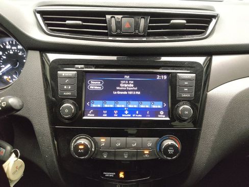 Used 2021 Nissan Rogue Sport S image 25