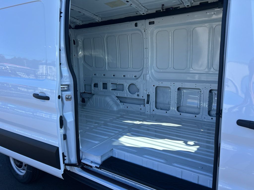 New 2026 Ford Transit 250 148 Medium Roof RWD image 30