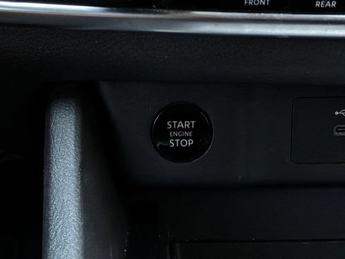 Used 2025 Nissan Rogue SV FWD image 28