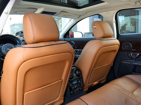 Used 2016 Jaguar XJ R-Sport image 38