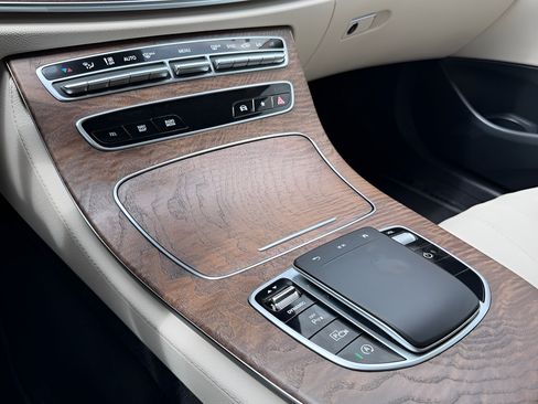 Used 2021 Mercedes-Benz E 350 4MATIC Sedan image 53