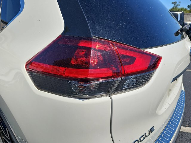 Used 2020 Nissan Rogue SL w/ Premium Package FWD image 39