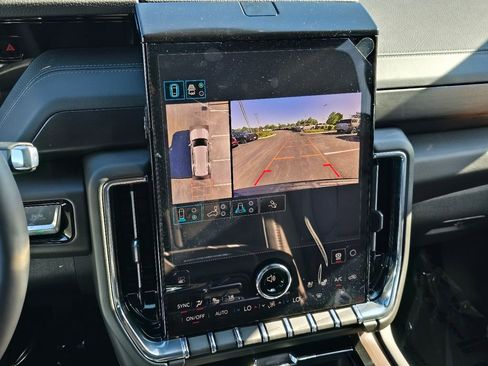 New 2026 GMC Yukon Denali w/ Advanced Technology Package AWD/4WD image 23