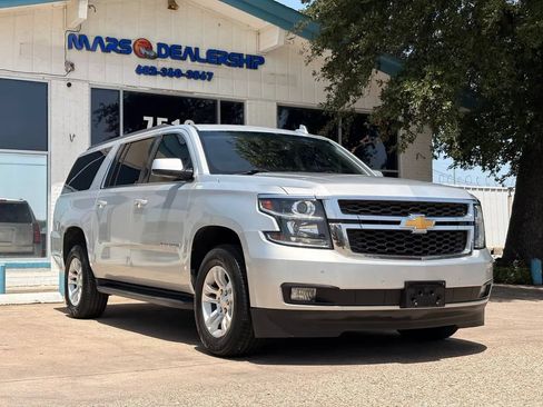 Used 2018 Chevrolet Suburban LT RWD image 1