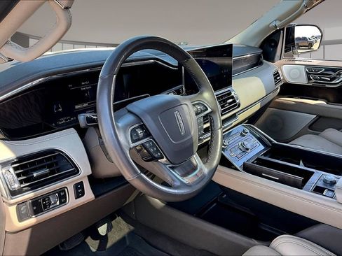 Used 2022 Lincoln Navigator Reserve AWD/4WD image 13