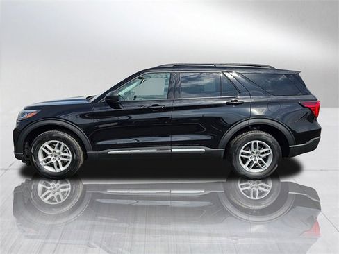 New 2025 Ford Explorer Active image 3