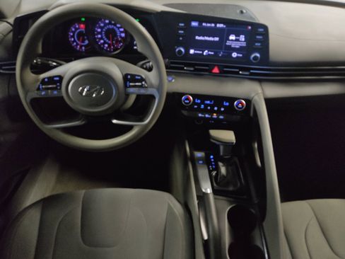 Used 2022 Hyundai Elantra SEL w/ Cargo Package FWD image 22