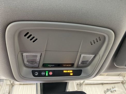 Used 2018 Chevrolet Malibu LT image 37