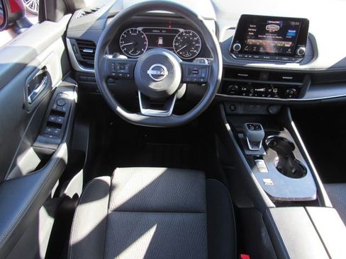 Used 2024 Nissan Rogue SV image 18