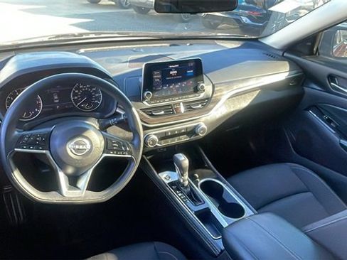 Used 2023 Nissan Altima 2.5 SV image 14
