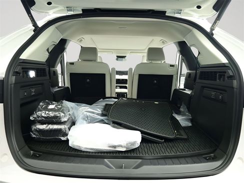 New 2026 MAZDA CX-90 Plug-In Hybrid w/ Premium Plus image 9