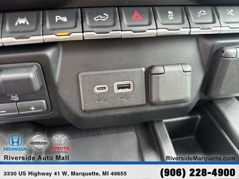 Used 2021 Chevrolet Silverado 1500 High Country AWD/4WD image 18