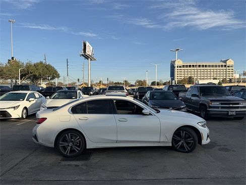 Used 2021 BMW 330i Sedan w/ Convenience Package image 4