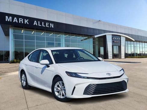 Used 2025 Toyota Camry LE FWD image 1